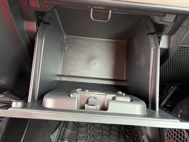 Used 2017 Jeep Wrangler Unlimited Willys image 32