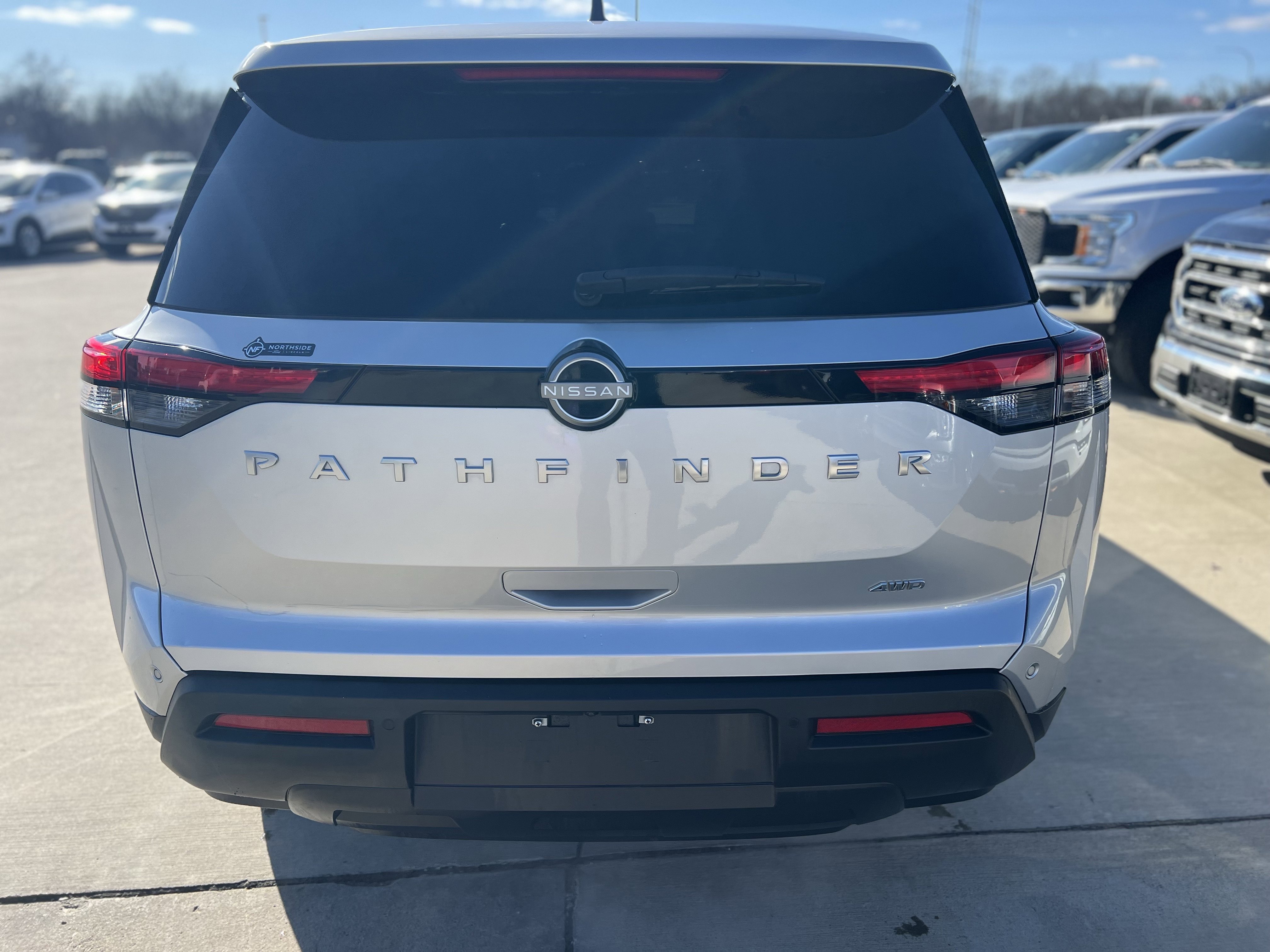 Used 2024 Nissan Pathfinder S image 6