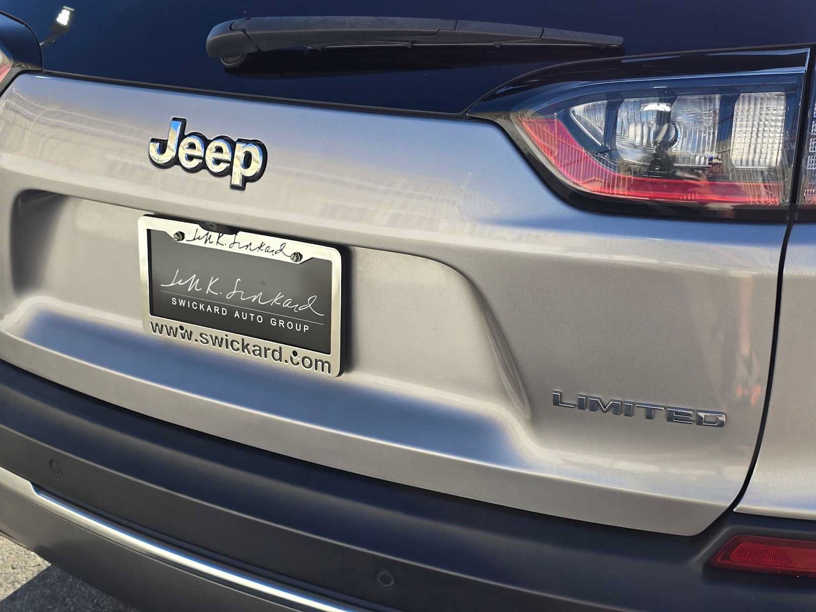 Used 2019 Jeep Cherokee Limited FWD image 13