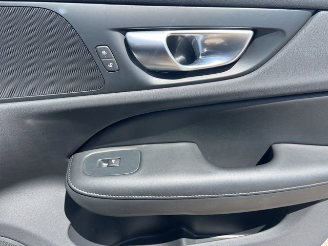 Used 2024 Volvo S60 B5 Core image 30