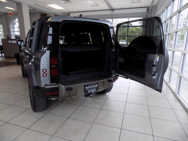 Used 2022 Land Rover Defender 110 X-Dynamic SE AWD/4WD image 6