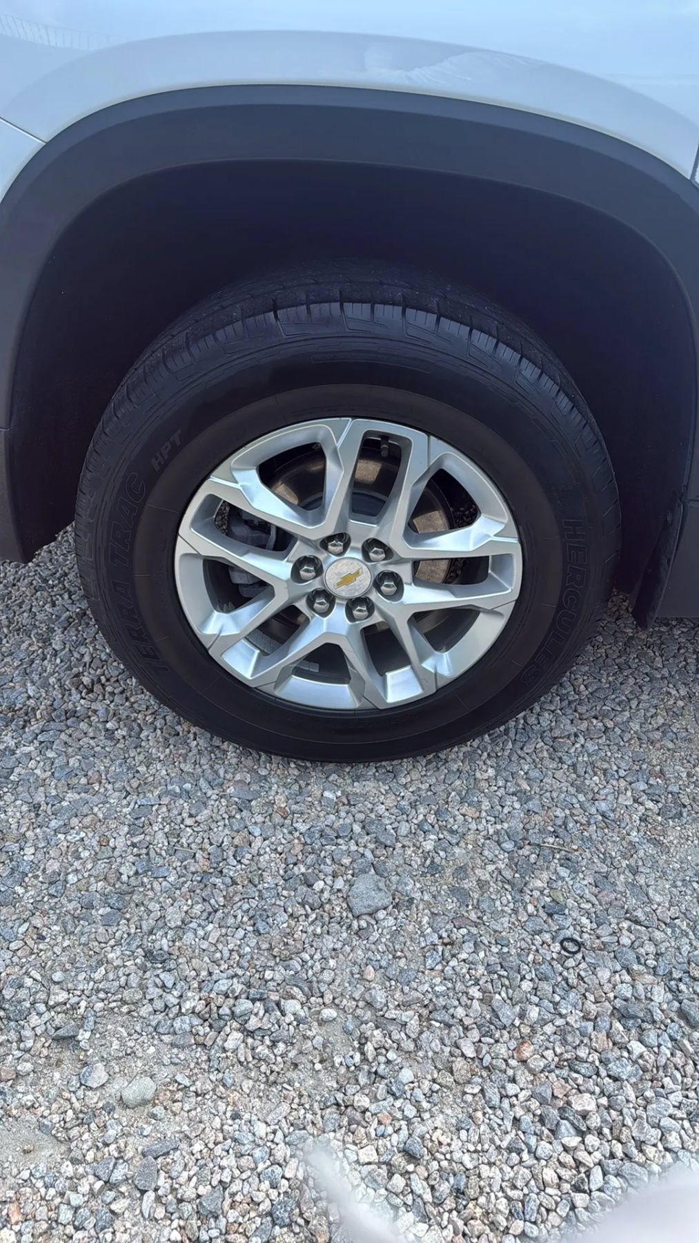 Used 2021 Chevrolet Traverse LS FWD image 38