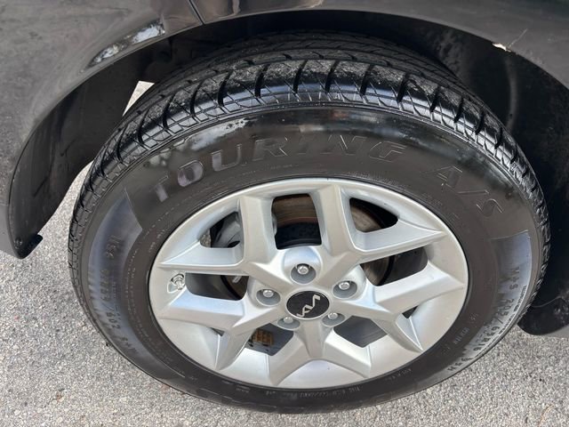 Used 2024 Kia Soul LX w/ Option Group 015 image 17