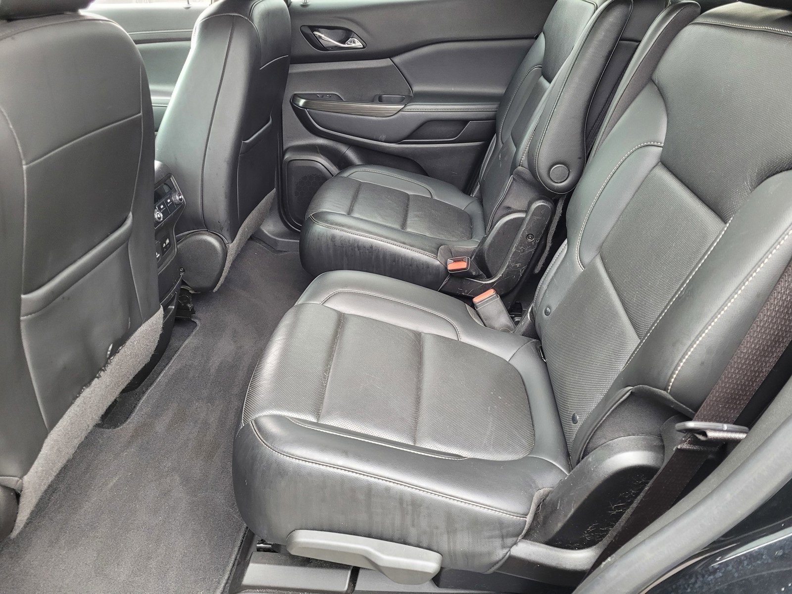 Used 2021 GMC Acadia SLT image 17