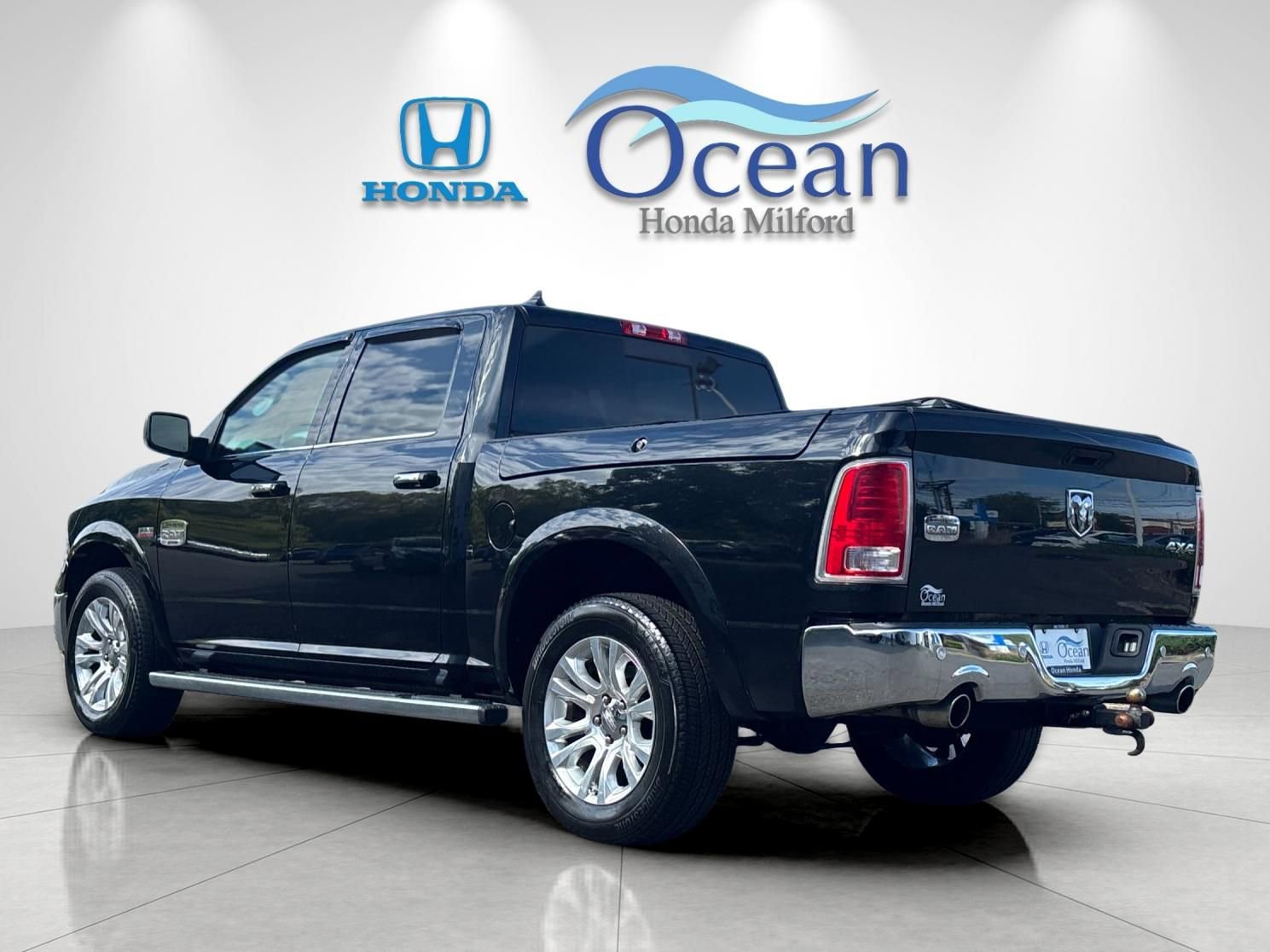 Used 2017 RAM 1500 Laramie Longhorn AWD/4WD image 5