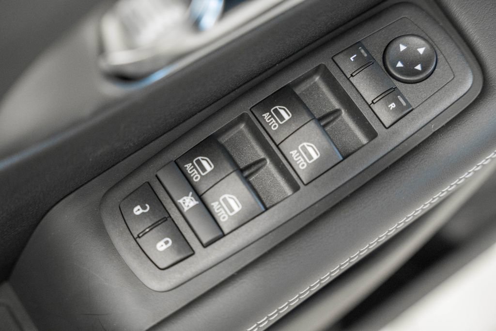 New 2026 Chrysler Pacifica Select image 24