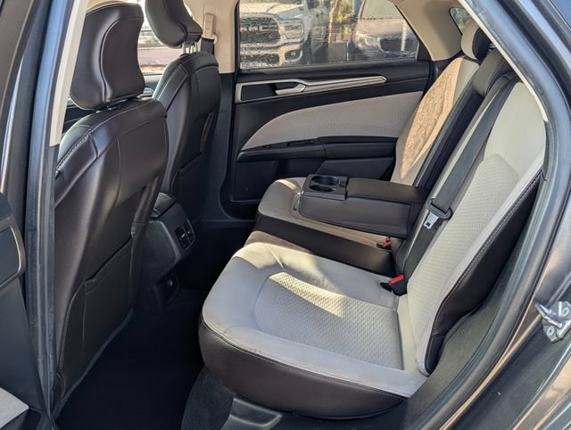 Used 2019 Ford Fusion SE w/ Equipment Group 151A FWD image 11