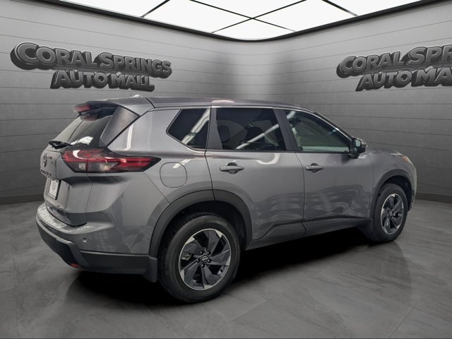 Certified 2026 Nissan Rogue SV FWD image 7
