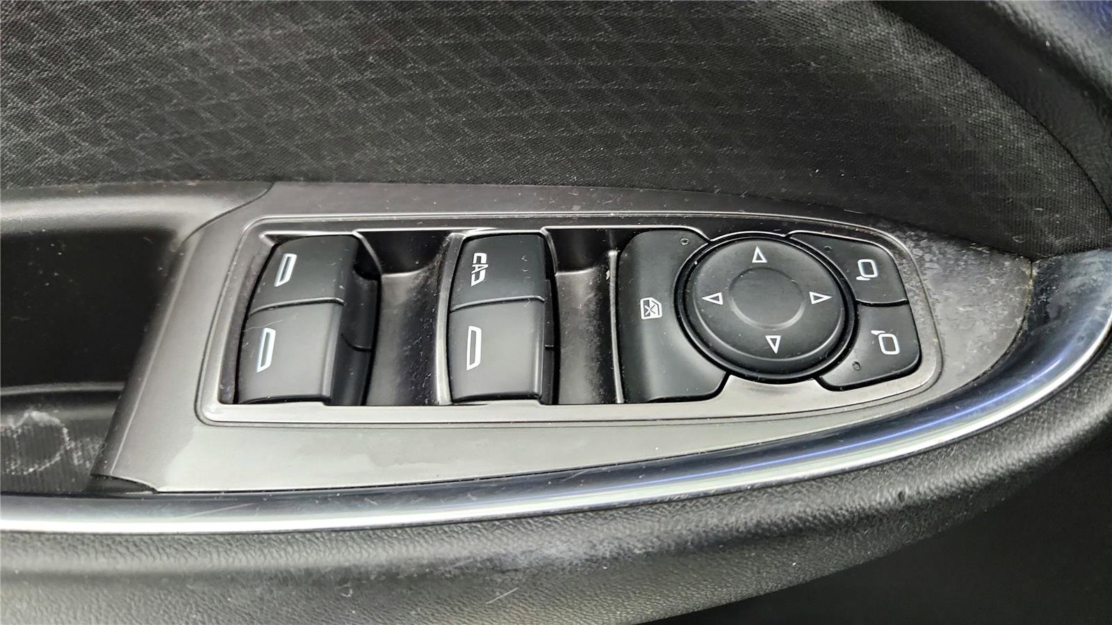 Used 2016 Chevrolet Malibu LT image 24