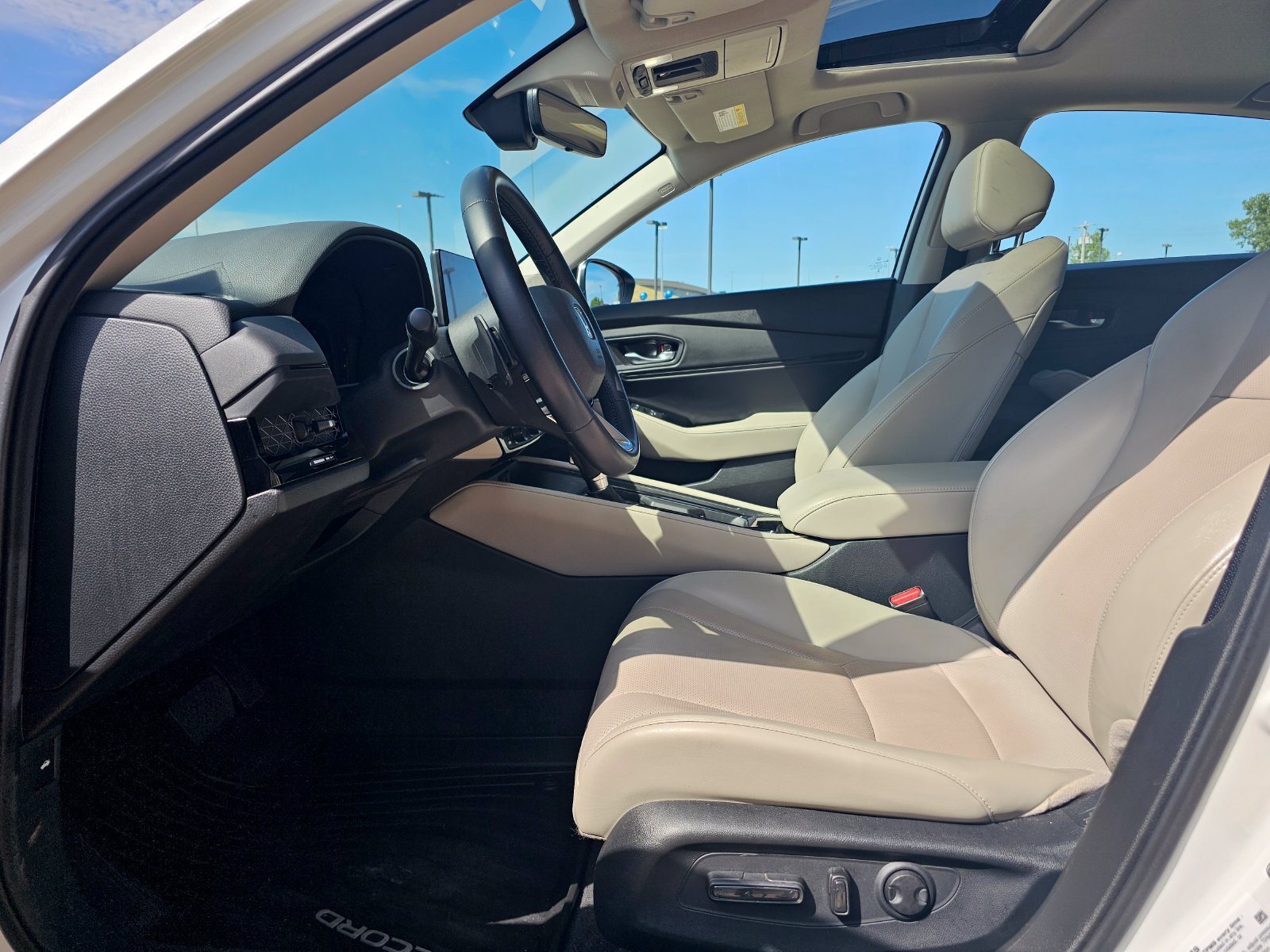 Used 2024 Honda Accord Touring image 14