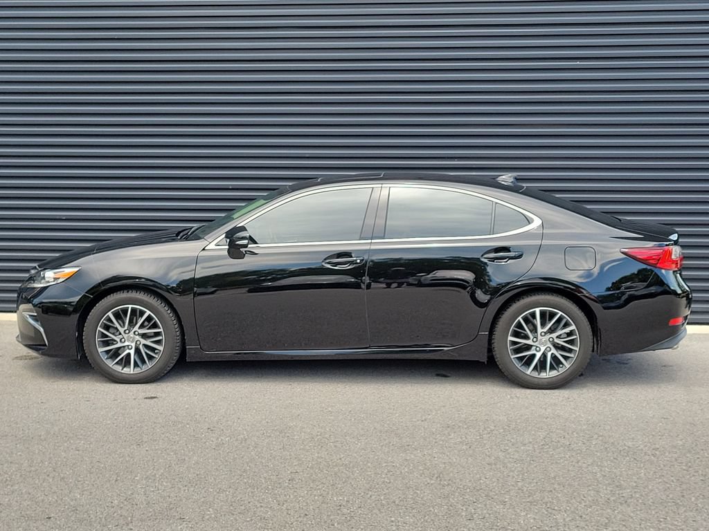 Used 2018 Lexus ES 350 w/ Luxury Package w/Wood Trim FWD image 2