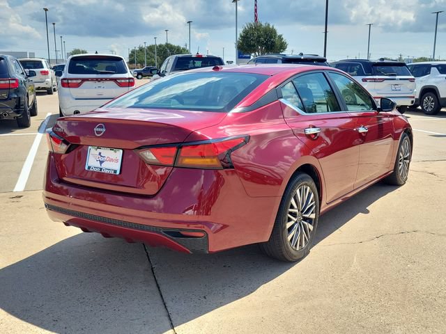Used 2025 Nissan Altima 2.5 SV FWD image 3