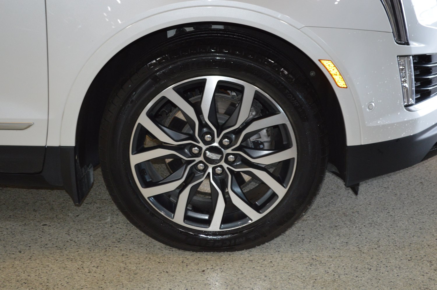 Used 2021 Cadillac XT5 Sportv w/ Platinum Package AWD/4WD image 9