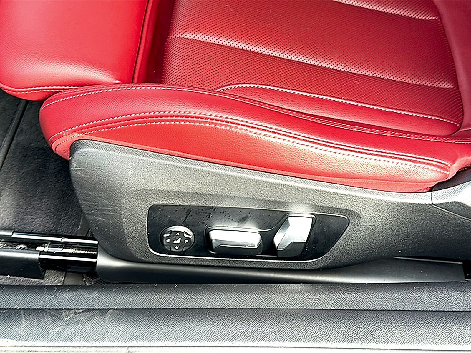 Used 2024 BMW 430i Coupe w/ M Sport Package RWD image 15