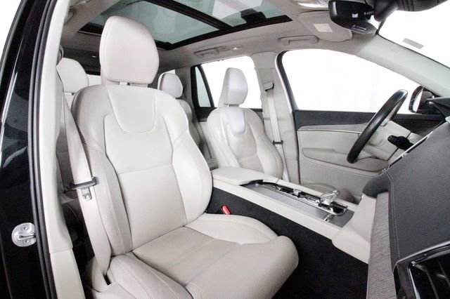 Certified 2024 Volvo XC90 T8 Ultimate w/ Protection Package Premier image 18