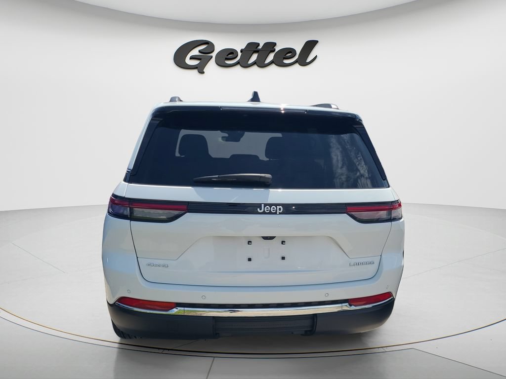 Used 2025 Jeep Grand Cherokee Laredo X AWD/4WD image 4