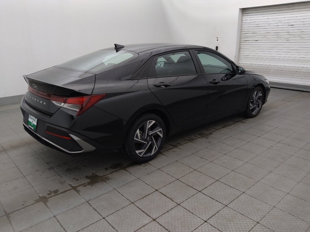 Used 2025 Hyundai Elantra Sport FWD image 10