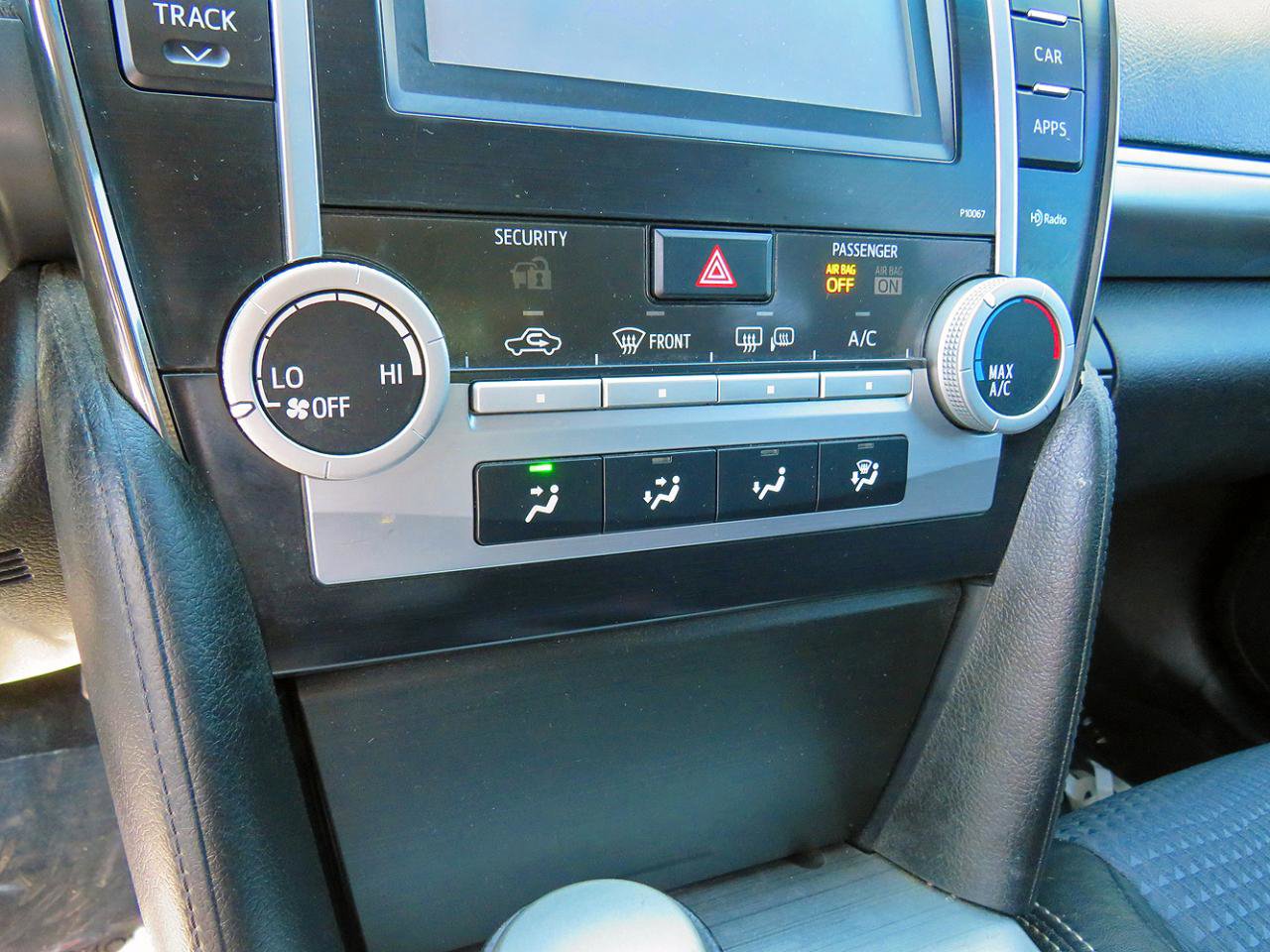 Used 2012 Toyota Camry SE FWD image 29