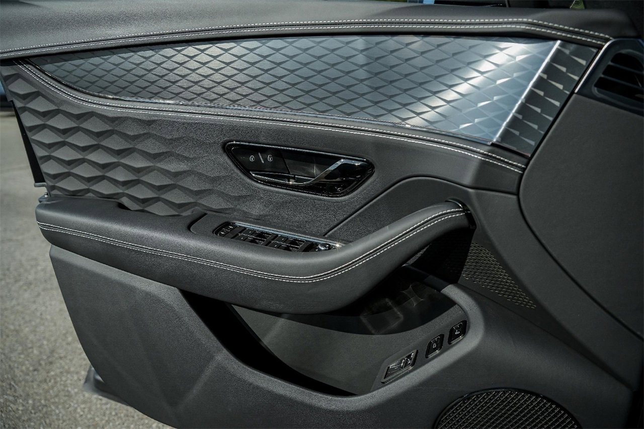 New 2025 Bentley Flying Spur Plug-In Hybrid image 30