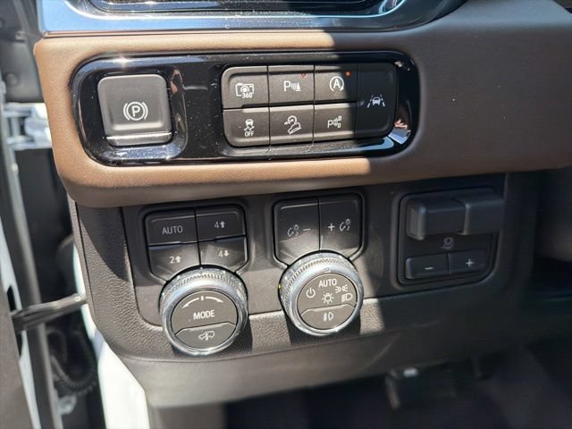 Used 2026 GMC Yukon Denali Ultimate AWD/4WD image 14