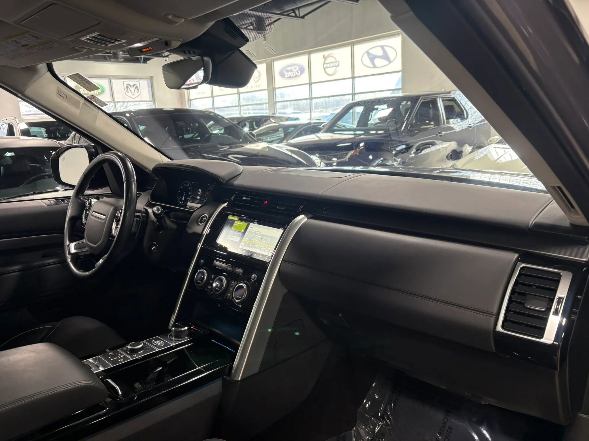 Used 2020 Land Rover Discovery HSE Luxury AWD/4WD image 8