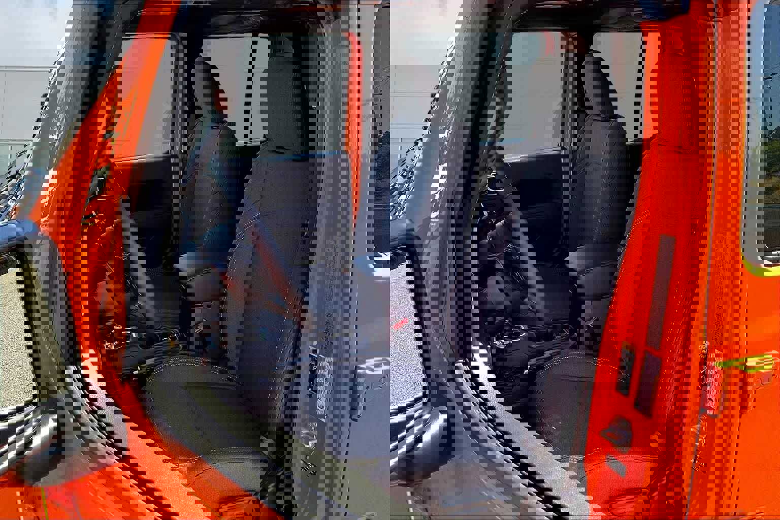 New 2025 Jeep Gladiator Sport image 12