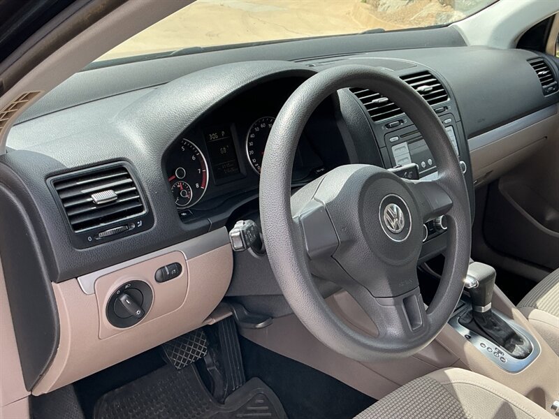 Used 2010 Volkswagen Jetta S FWD image 18