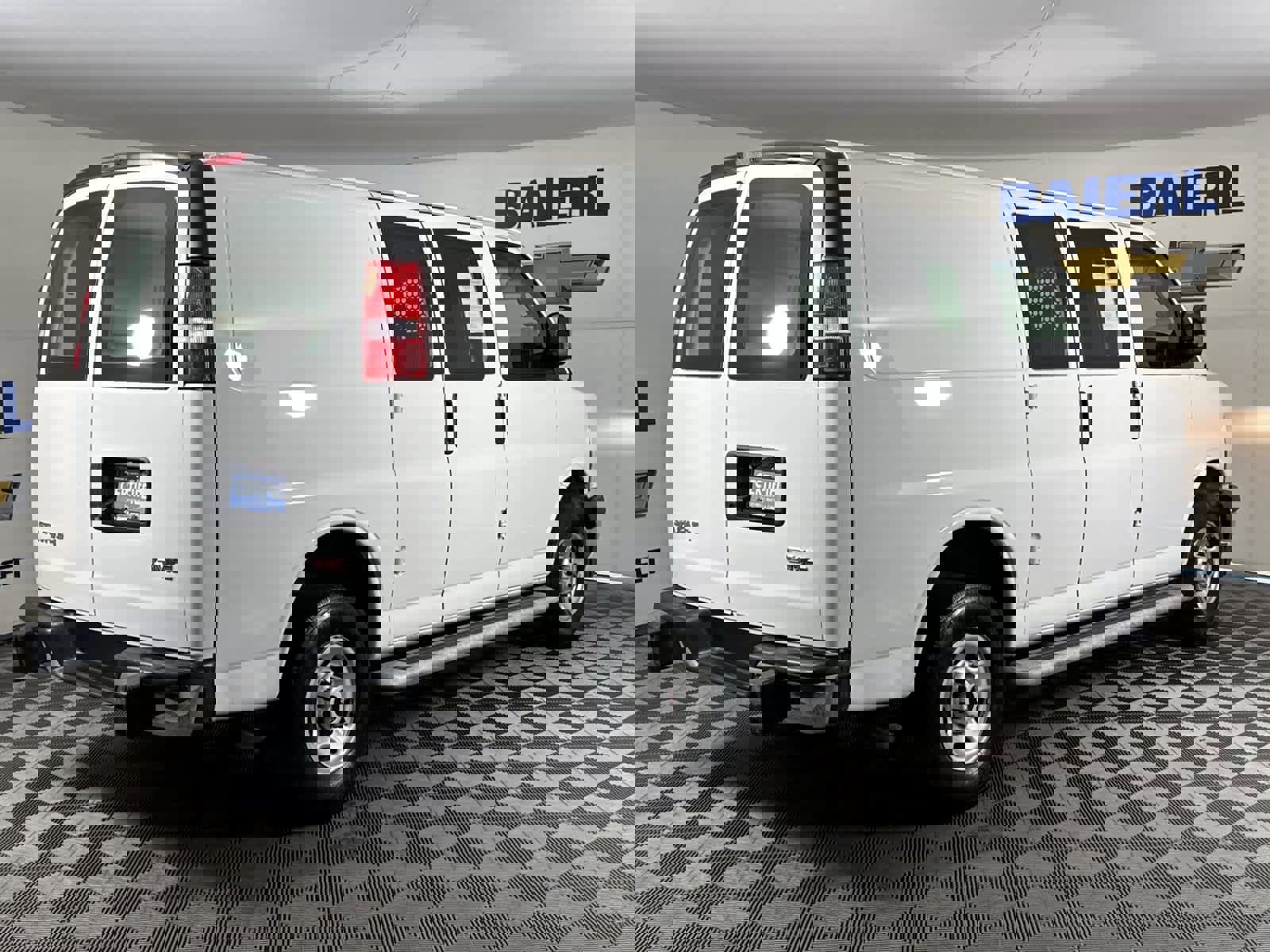 Used 2024 GMC Savana 2500 w/ Driver Convenience Package image 5