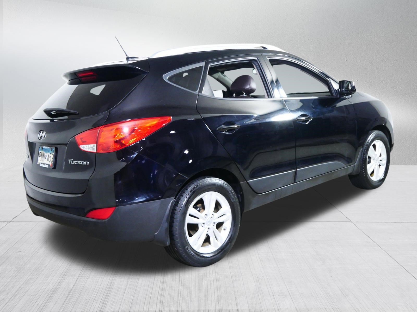 Used 2011 Hyundai Tucson GLS FWD image 7