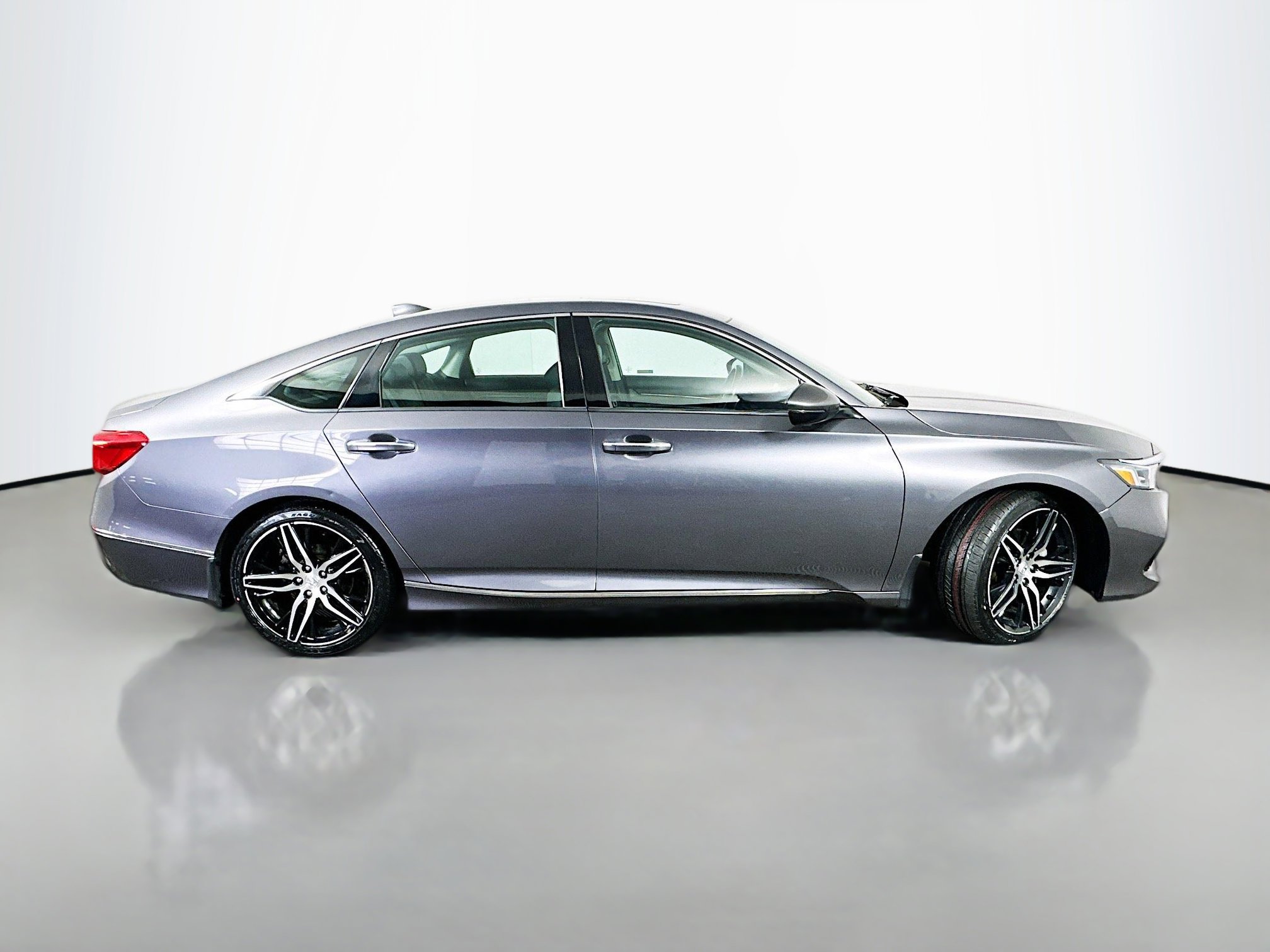 Used 2021 Honda Accord Touring image 11