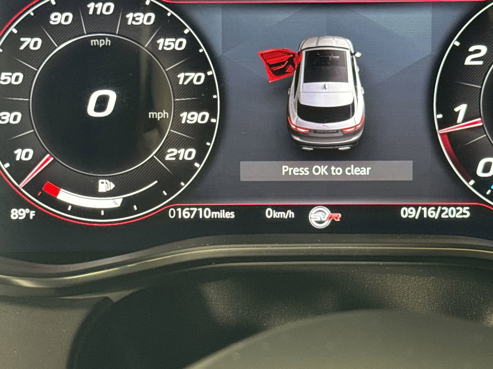 Used 2021 Jaguar F-PACE SVR image 15