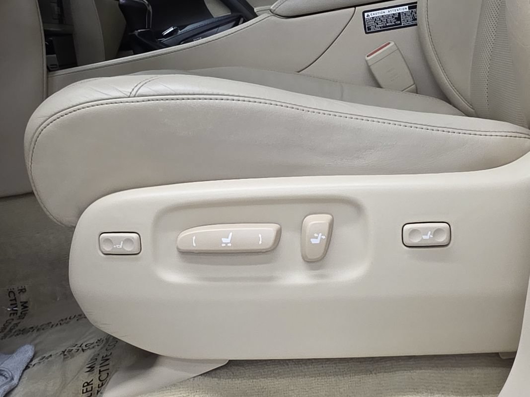 Used 2017 Lexus LX 570 4WD w/ Luxury Package image 28