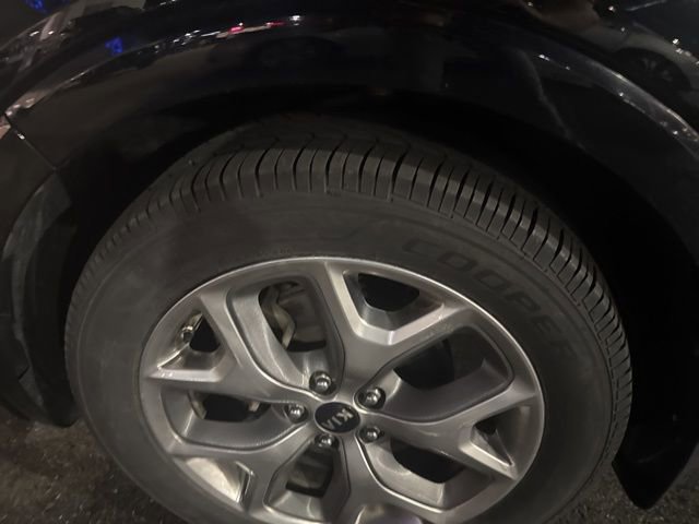 Used 2020 Kia Sorento SX image 5