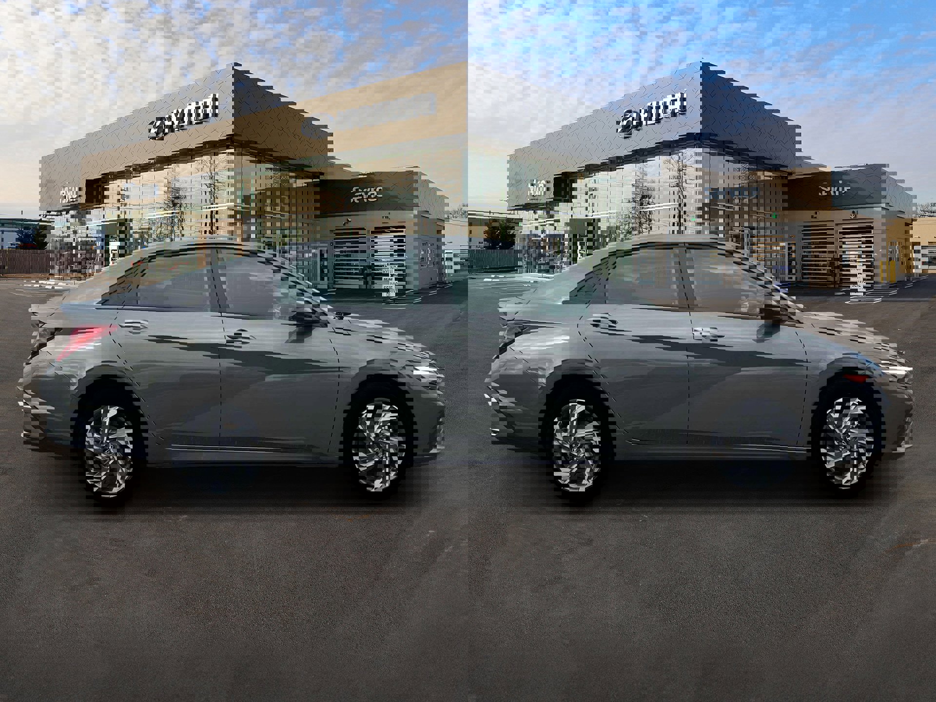 Certified 2025 Hyundai Elantra Sport image 9