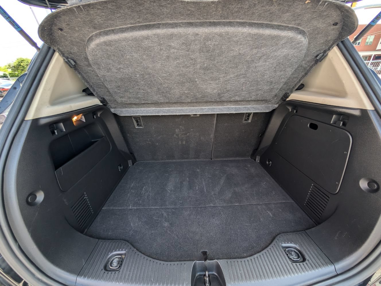 Used 2017 Buick Encore Essence FWD image 19