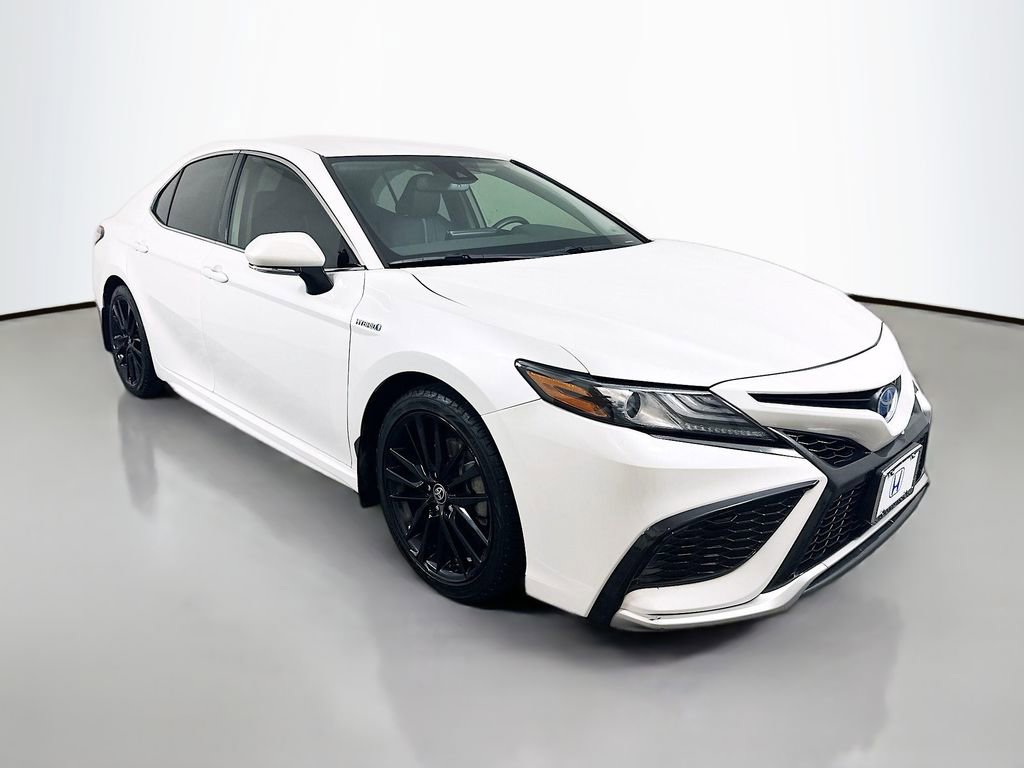 Used 2021 Toyota Camry XSE w/ Cold Weather Package image 3