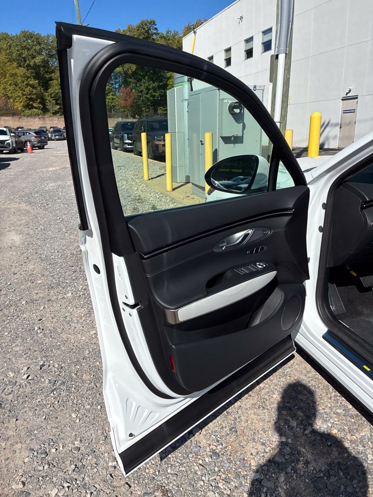 New 2027 Genesis GV70 2.5T Advanced AWD/4WD image 24