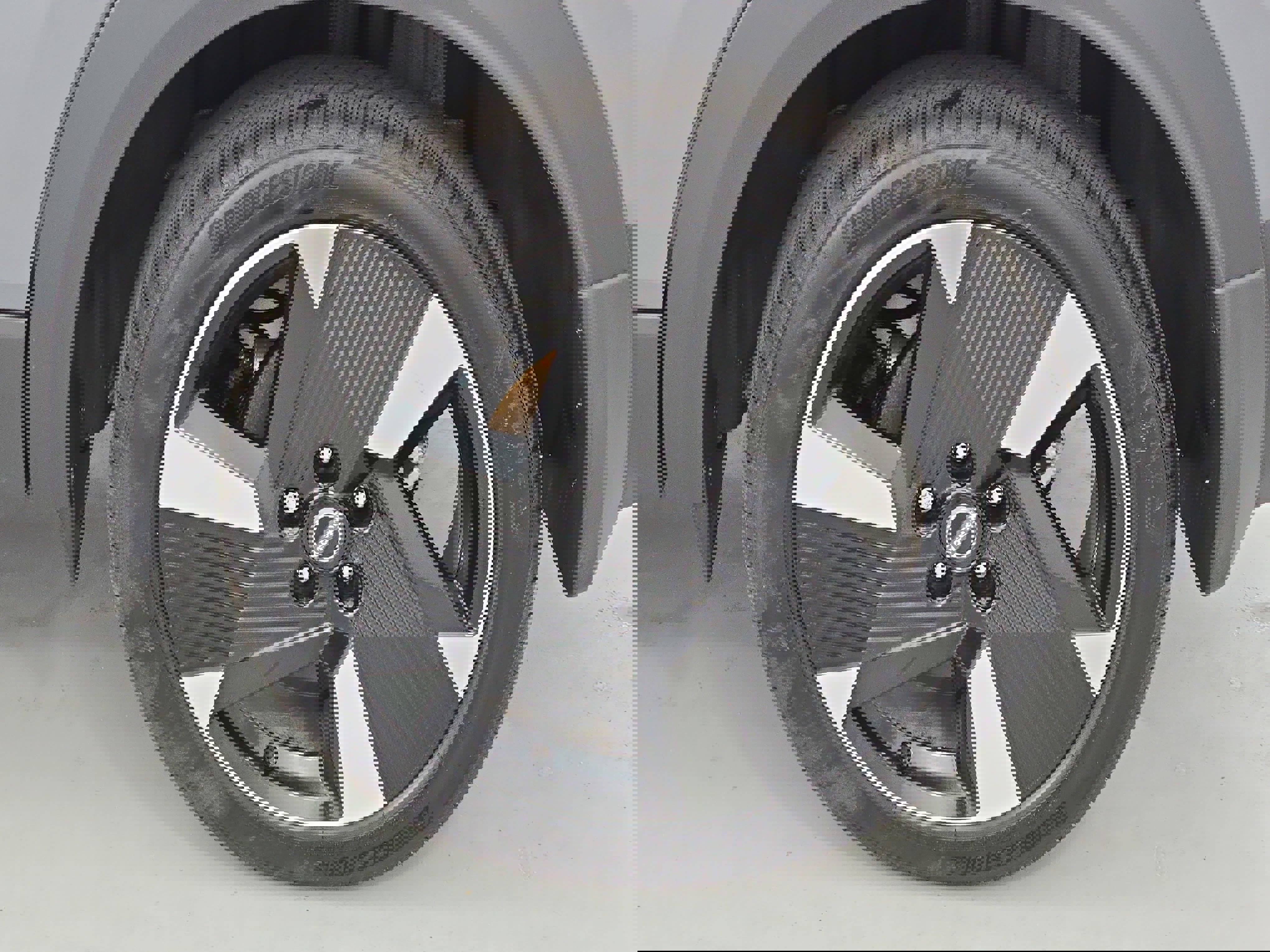 Certified 2025 Nissan Kicks SR image 32