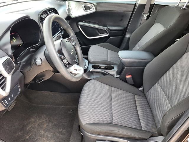 Used 2023 Kia Soul LX w/ LX Technology Package image 11