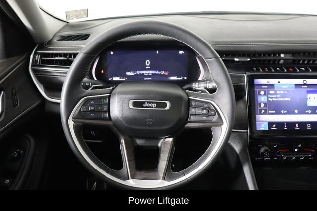 Used 2023 Jeep Grand Cherokee L Limited AWD/4WD image 7