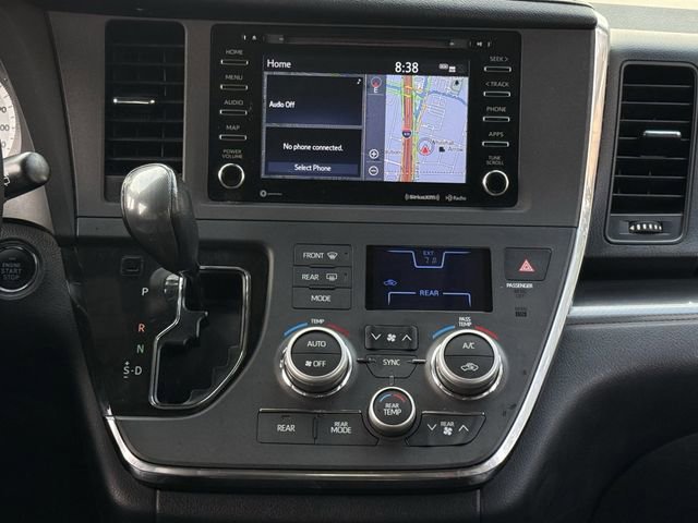 Used 2018 Toyota Sienna SE w/ SE Preferred Package FWD image 15