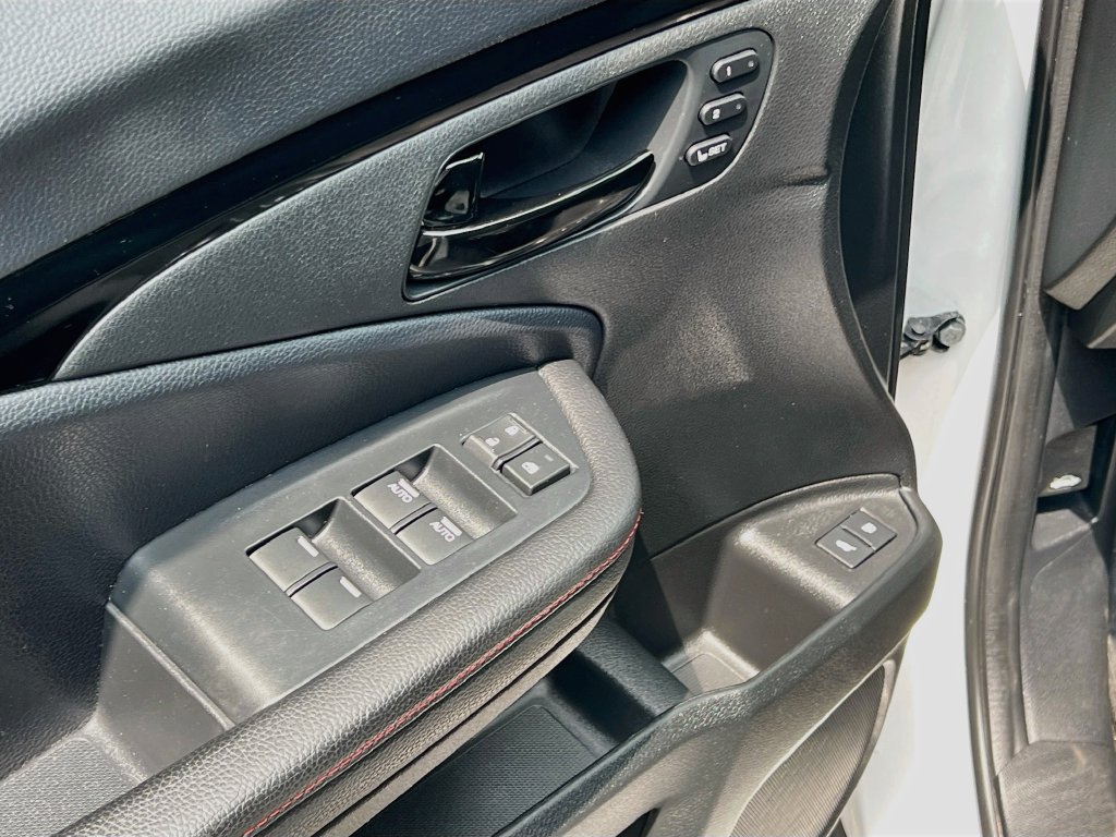 Used 2024 Honda Passport Black Edition image 18