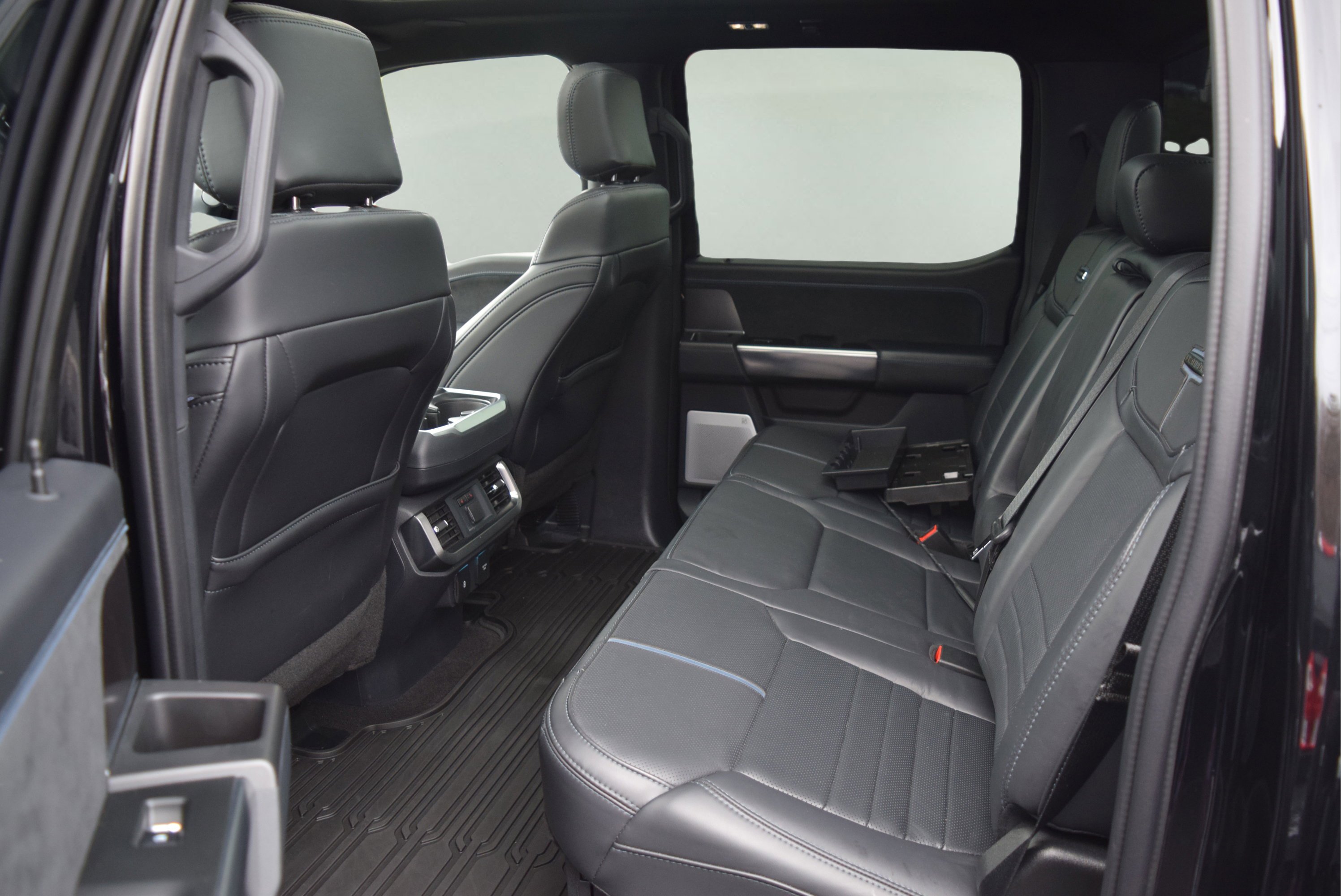 Used 2025 Ford F150 Platinum w/ Equipment Group 702A High image 9