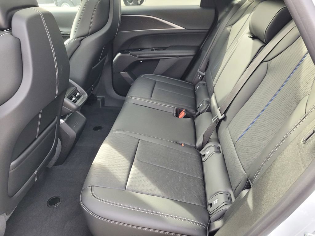 New 2026 Cadillac Lyriq Luxury image 8