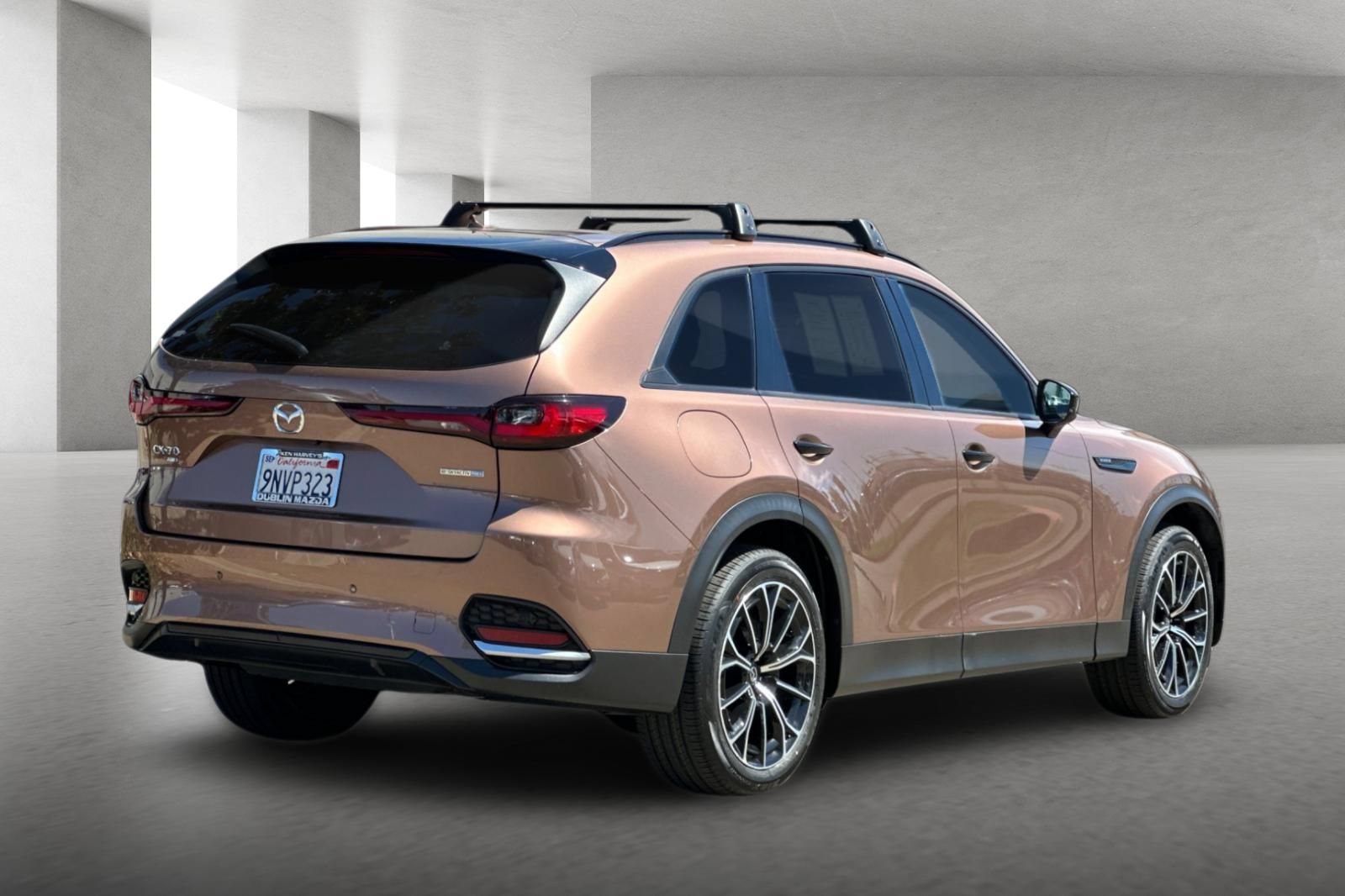 Certified 2025 MAZDA CX-70 Plug-In Hybrid w/ Premium Pkg AWD/4WD image 4
