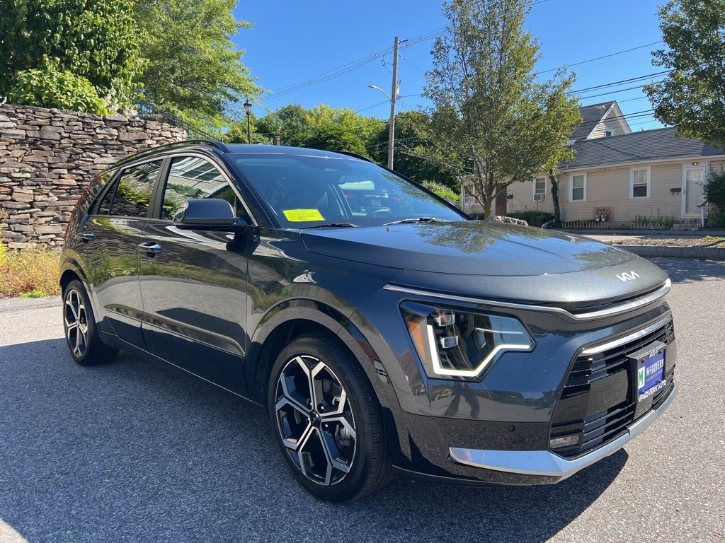 Certified 2023 Kia Niro SX Touring image 7