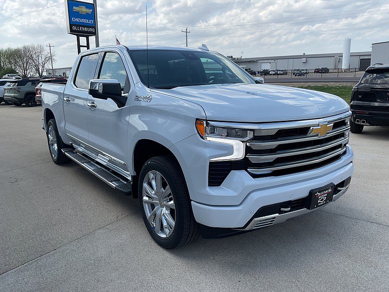 New 2026 Chevrolet Silverado 1500 High Country w/ High Country Premium Package AWD/4WD image 4