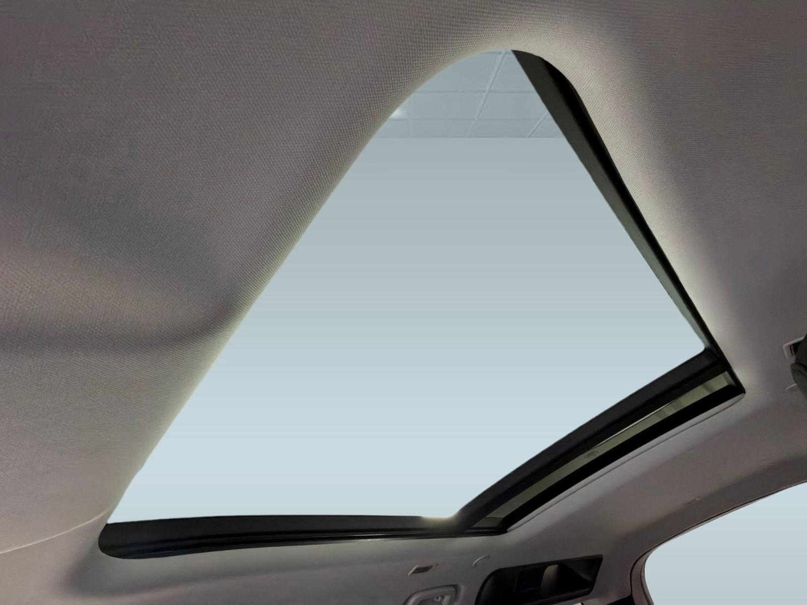 Used 2026 Land Rover Defender 110 S image 14