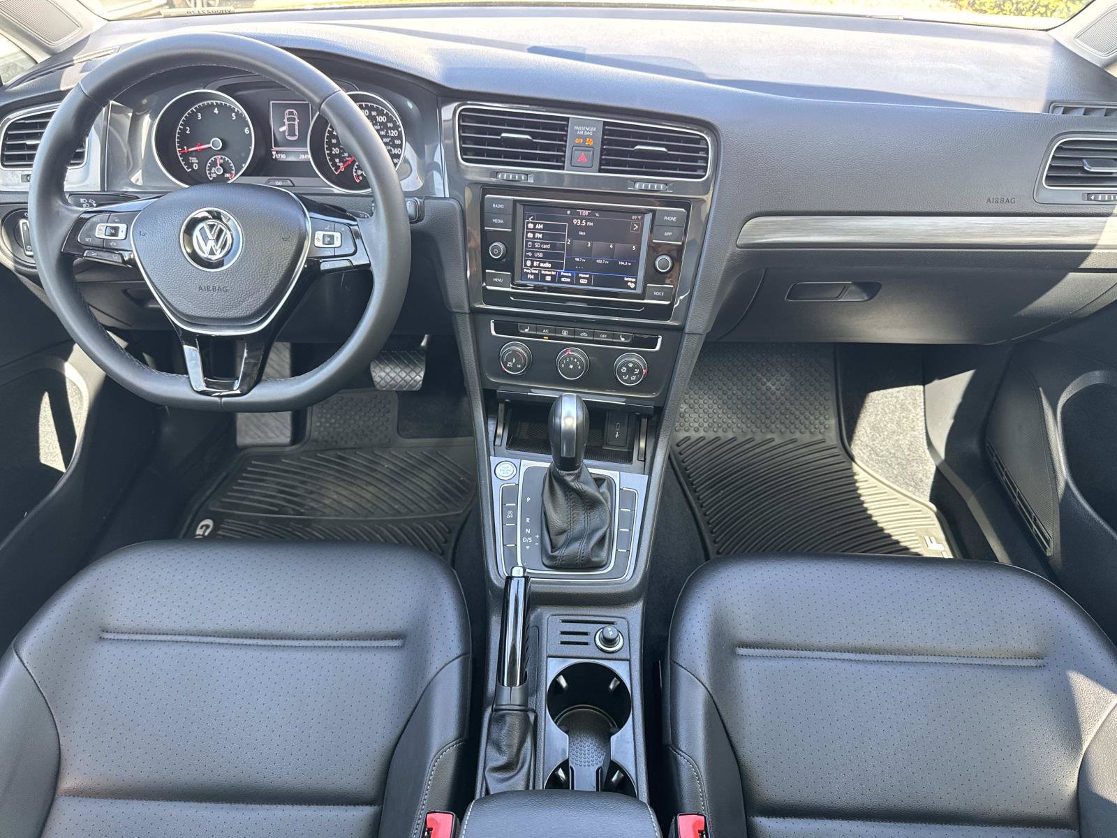 Used 2021 Volkswagen Golf 4-Door FWD image 9