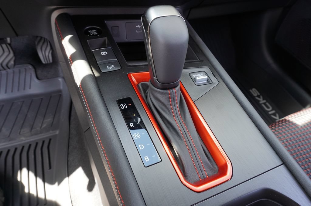 Certified 2025 Nissan Kicks SR FWD image 18